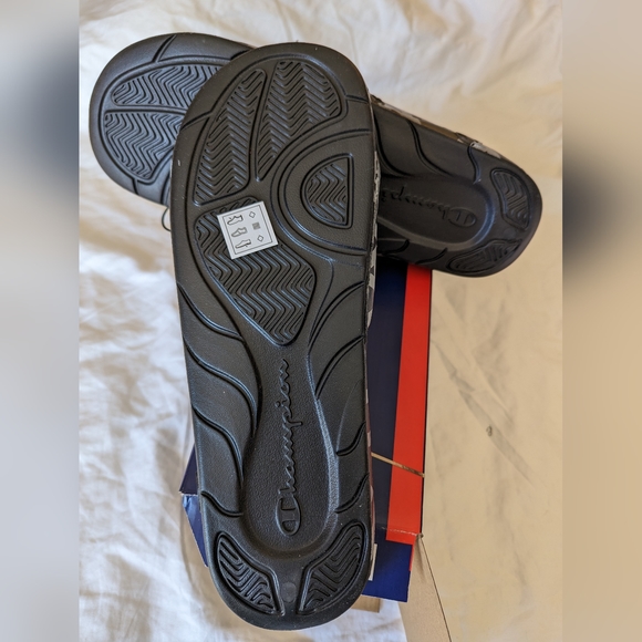 Champion, Slides all over champion swirl, Size 12 - Picture 2 of 7